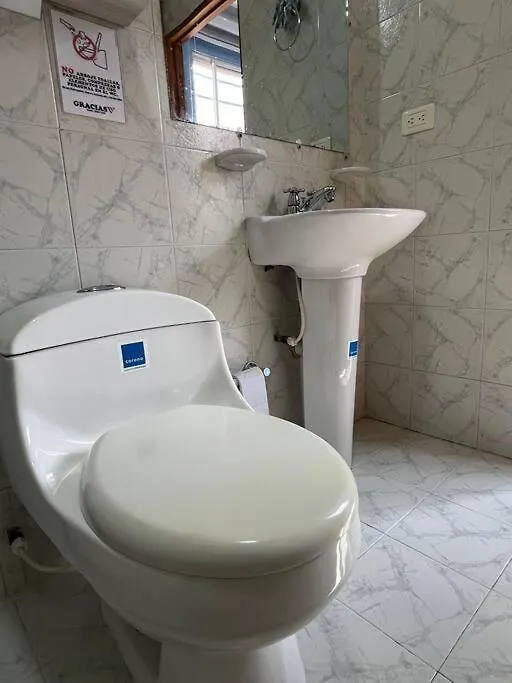Rodadero Lupe 402, 5 Minutos De Playa Gaira Colombia
